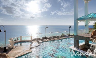 Sandals Regency La Toc